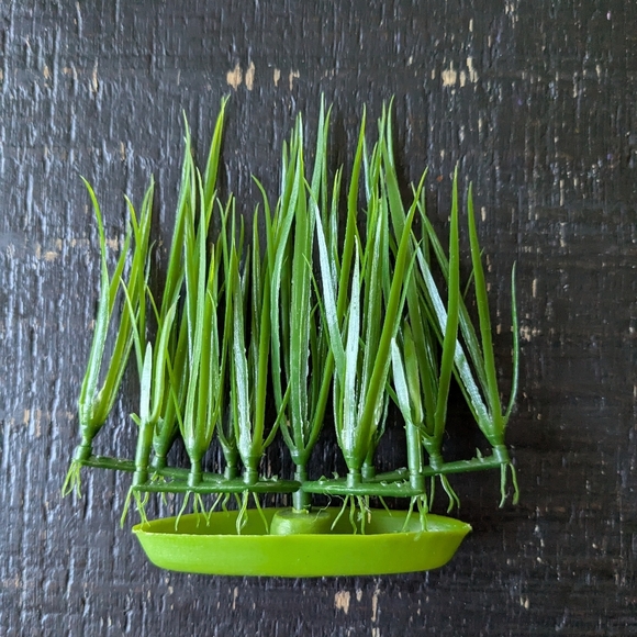 Aquatic Plastic Plants Lot of 6 - Picture 3 of 7